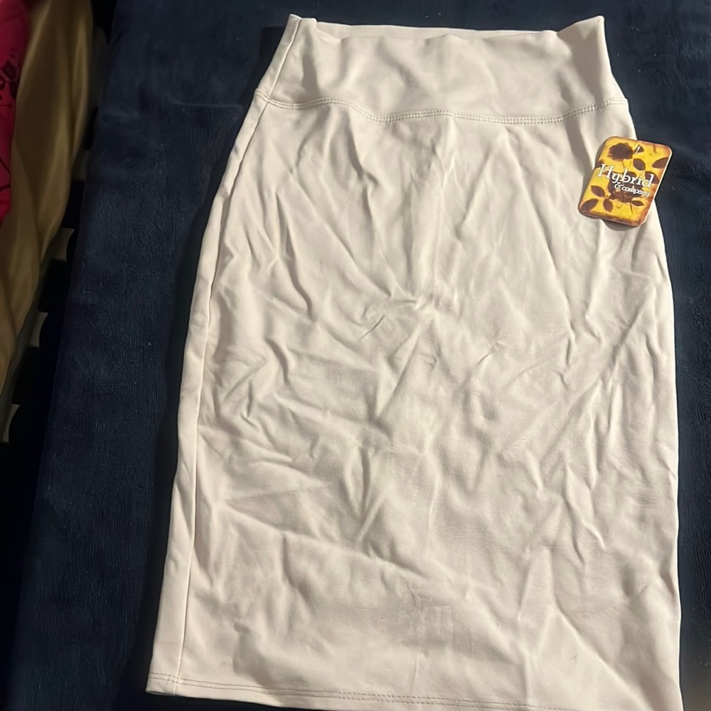 Beige pencil skirt